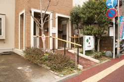 川谷医院玄関スロープ