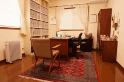 川谷医院診察室